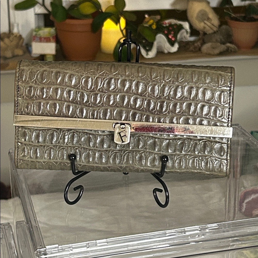 Furla Gray Croc Embossed Wallet with Silver Hardware Clasp Closure 7.75”x 4” EUC - Picture 3 of 6